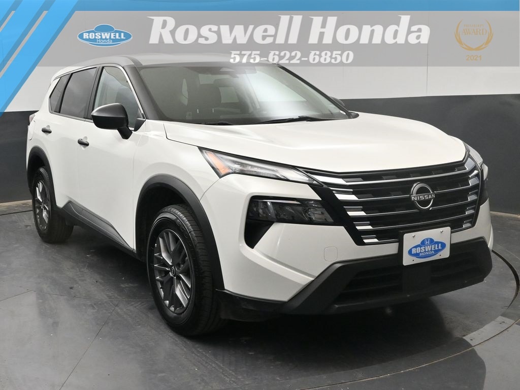 2024 Nissan Rogue S's photo