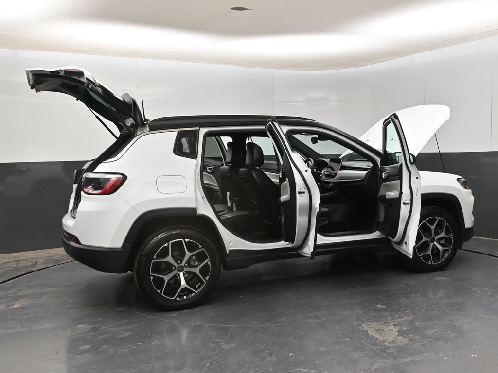 2025 Jeep Compass Limited - Photo 32