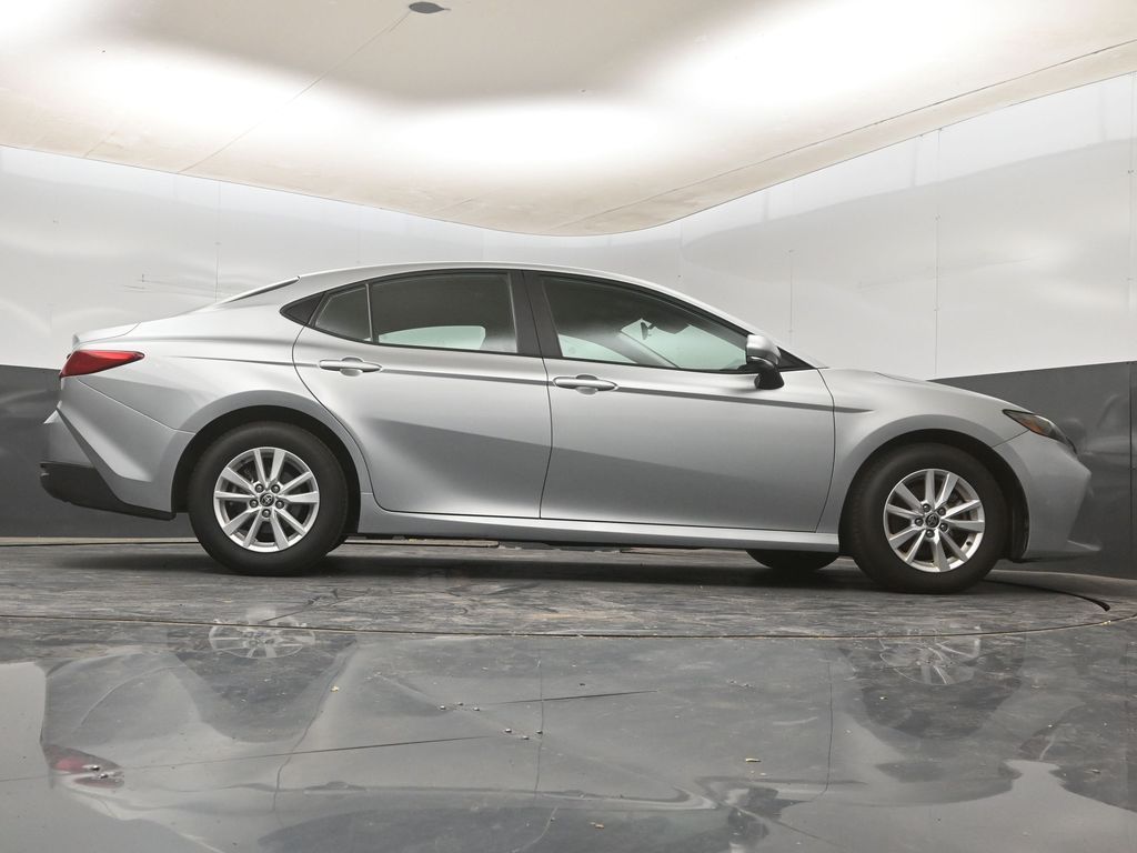 2025 Toyota Camry LE - Photo 21