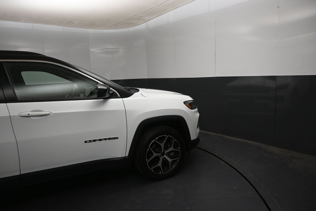 2025 Jeep Compass Limited - Photo 9