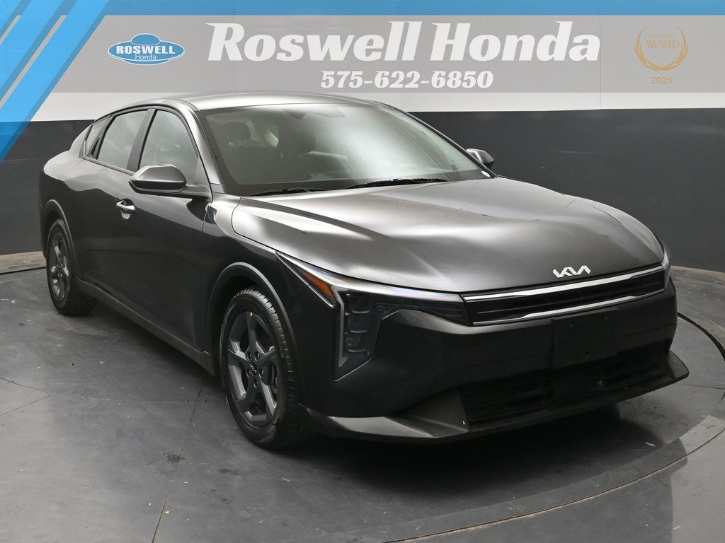 2025 Kia K4 LXS AT's photo