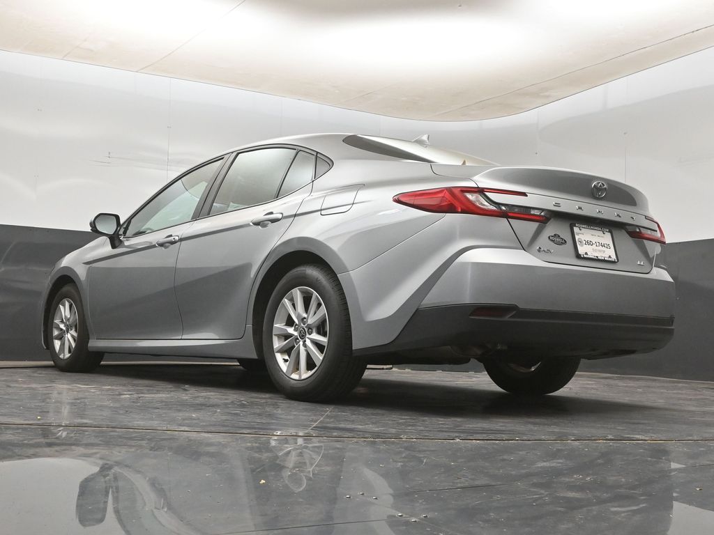 2025 Toyota Camry LE - Photo 20