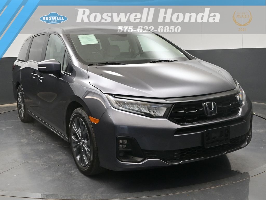 2025 Honda Odyssey Touring's photo