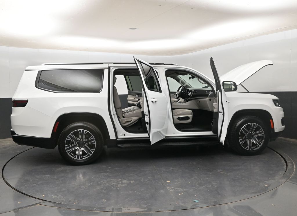 2024 Jeep Wagoneer L Series II - Photo 33