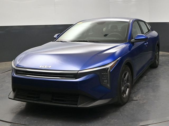 2025 Kia K4 LXS AT's photo
