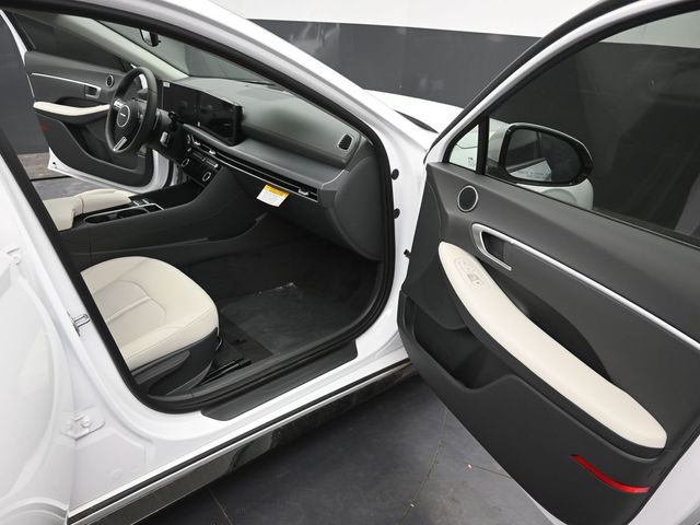 2026 Hyundai Sonata SEL - Photo 14