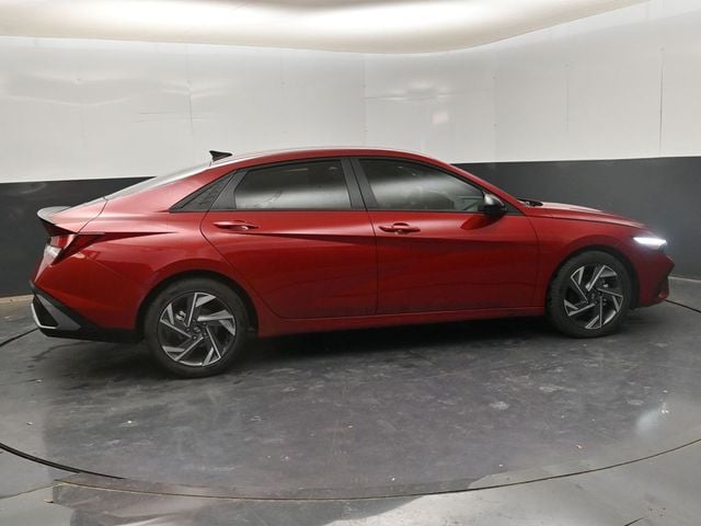 2025 Hyundai Elantra SEL - Photo 9