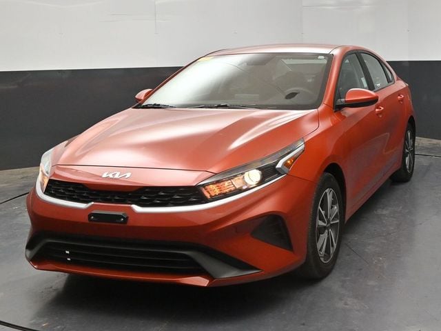2023 Kia Forte LXS AT's photo