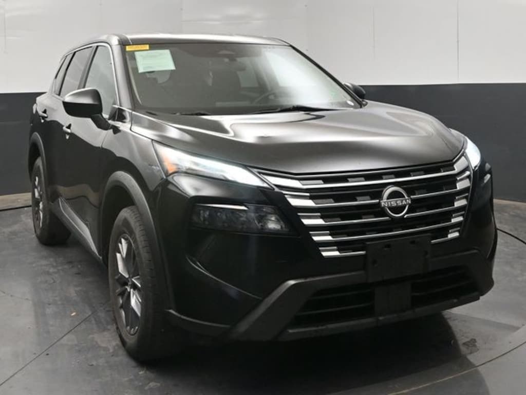 Used 2024 Nissan Rogue S SUV