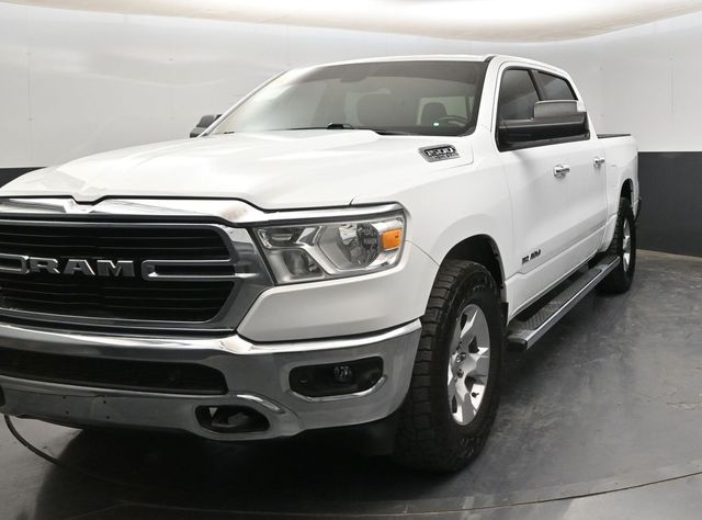 2020 RAM 1500 Big Horn/Lone Star 4x4 Crew Cab 5'7's photo
