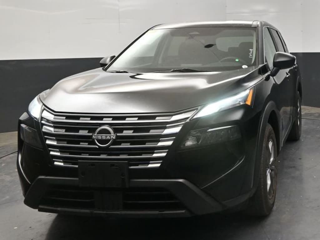 Used 2024 Nissan Rogue S SUV