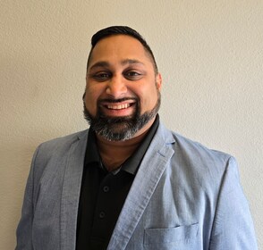 Staff member BJ Patel from ID_b0c978