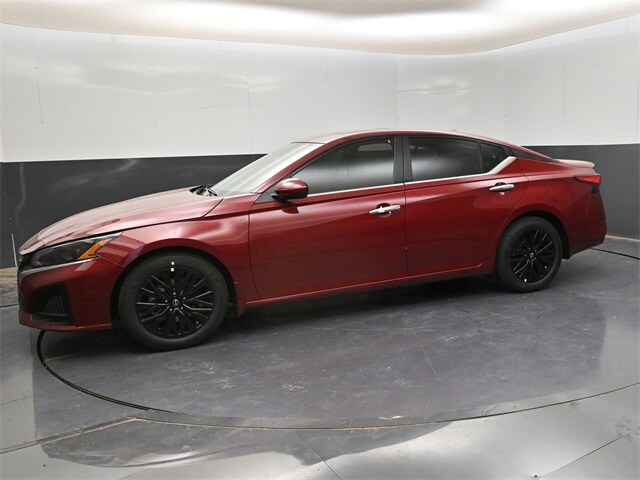2025 Nissan Altima SV photo 4