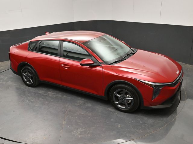 2025 Kia K4 LXS - Photo 17
