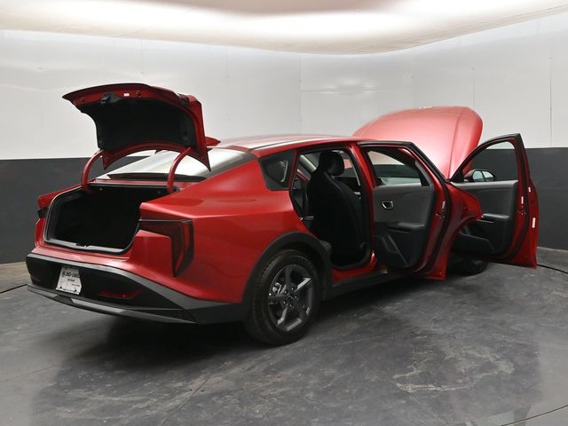 2025 Kia K4 LXS - Photo 28