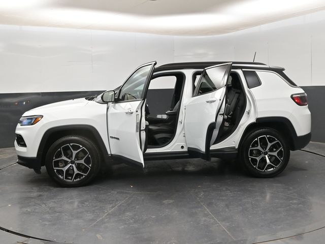 2025 Jeep Compass Limited - Photo 30
