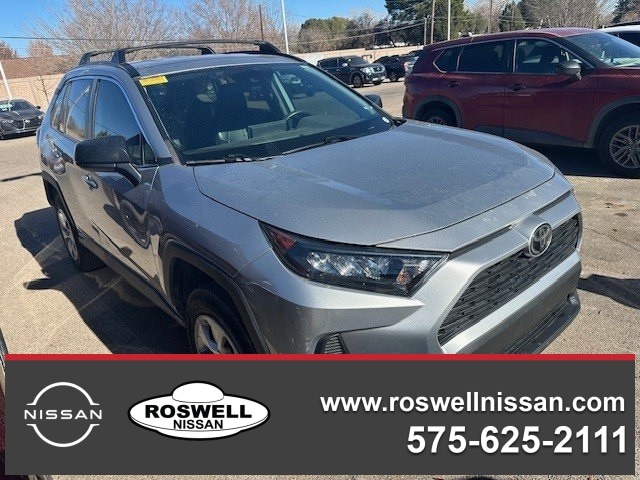 2019 Toyota RAV4 LE's photo
