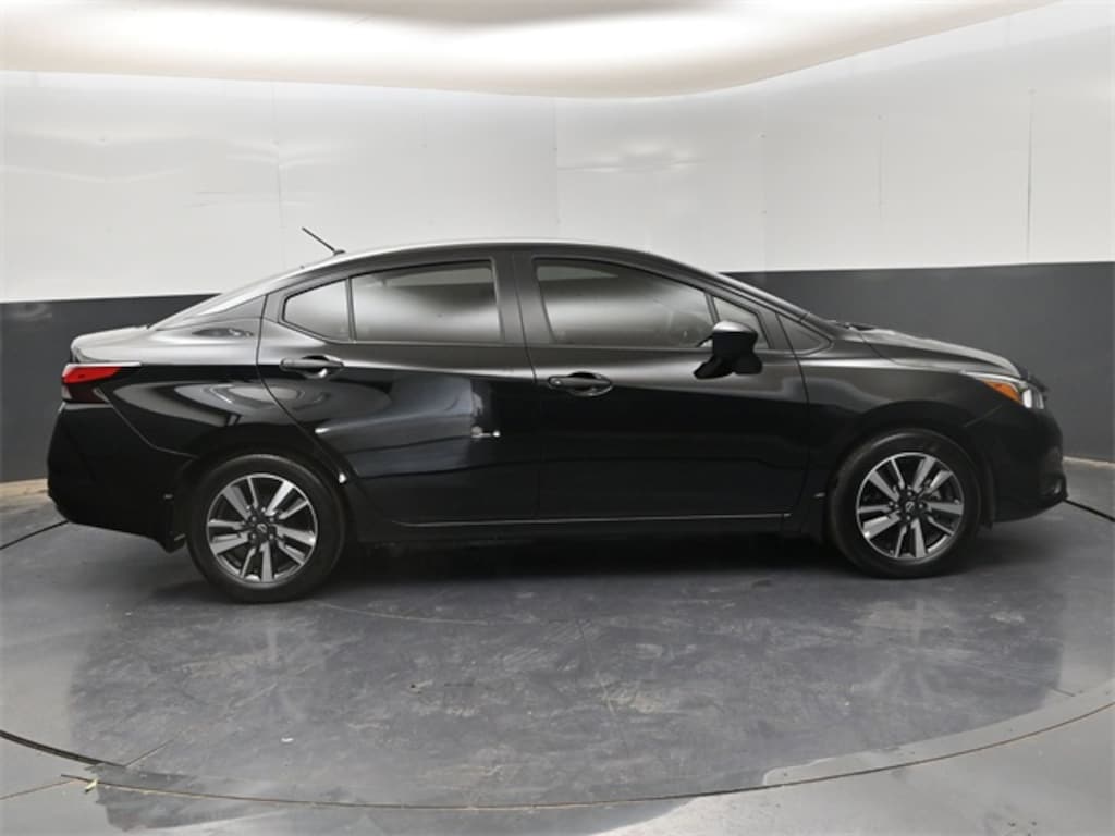 New 2024 Nissan Versa 1.6 S Sedan