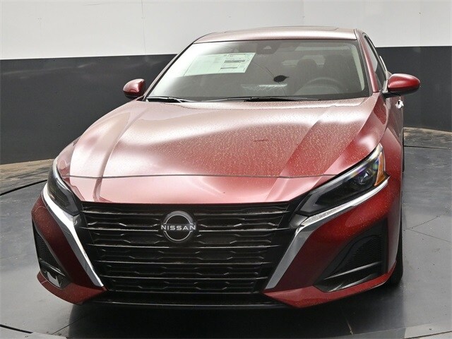 2025 Nissan Altima SV photo 3