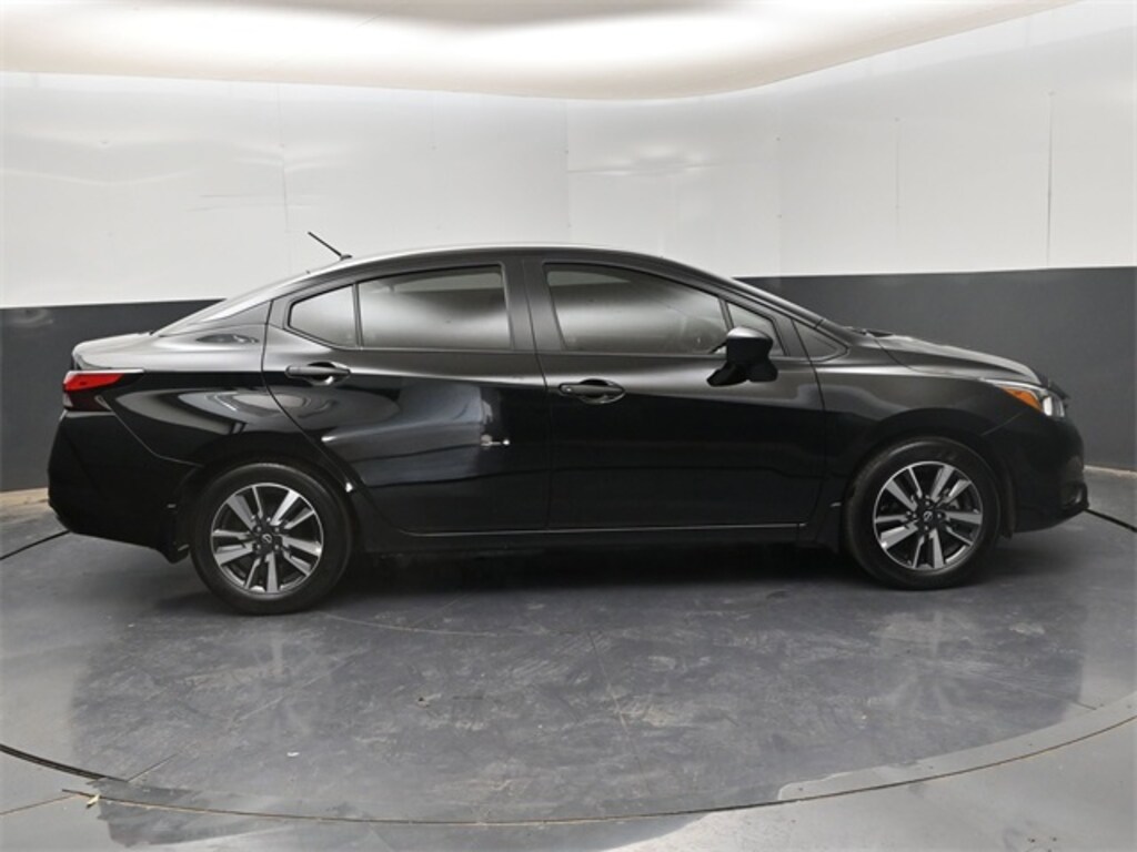 New 2024 Nissan Versa 1.6 S Sedan