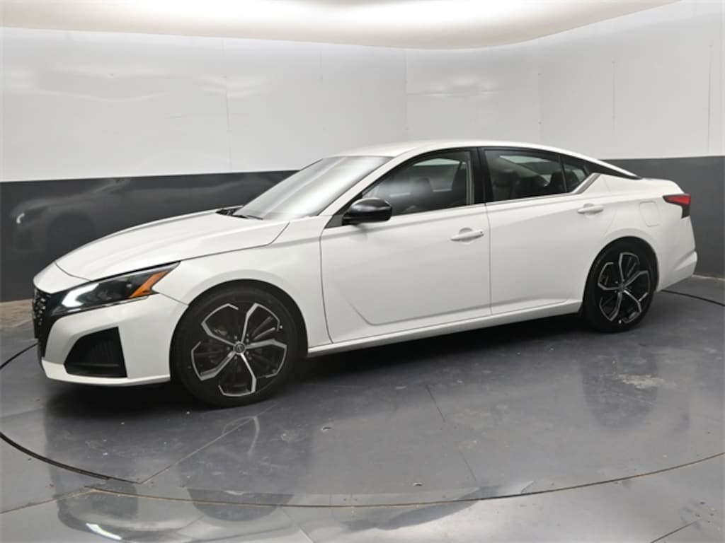 Used 2023 Nissan Altima 2.5 SR Sedan