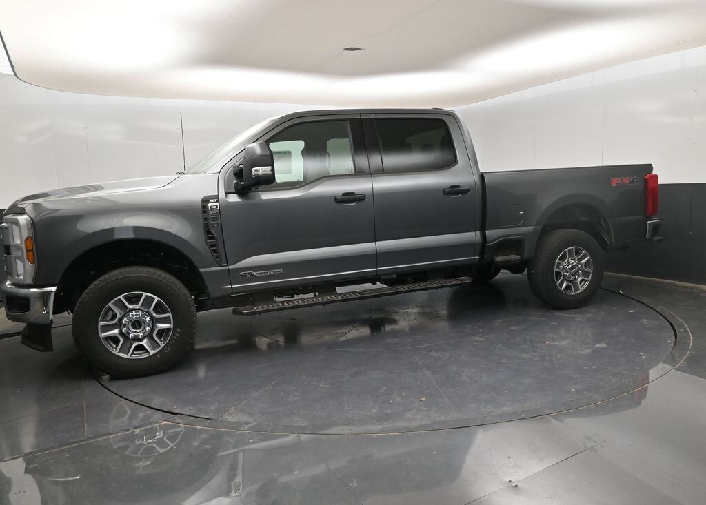 2025 Ford F-250 XLT photo 4