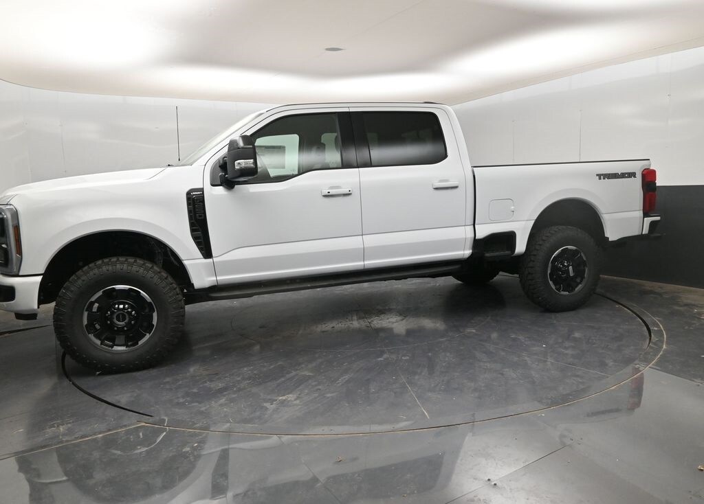 2025 Ford F-250 Lariat photo 3