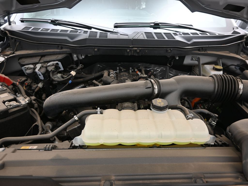 2025 Ford F-150 XLT - Photo 17
