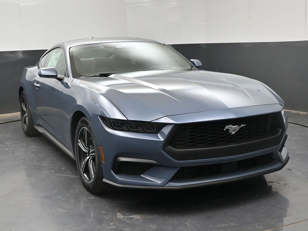 2025 Ford Mustang EcoBoost photo 2