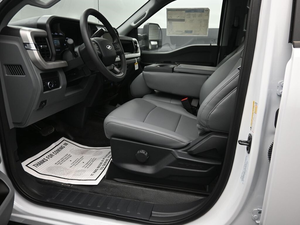 2025 Ford F-250 XL photo 3
