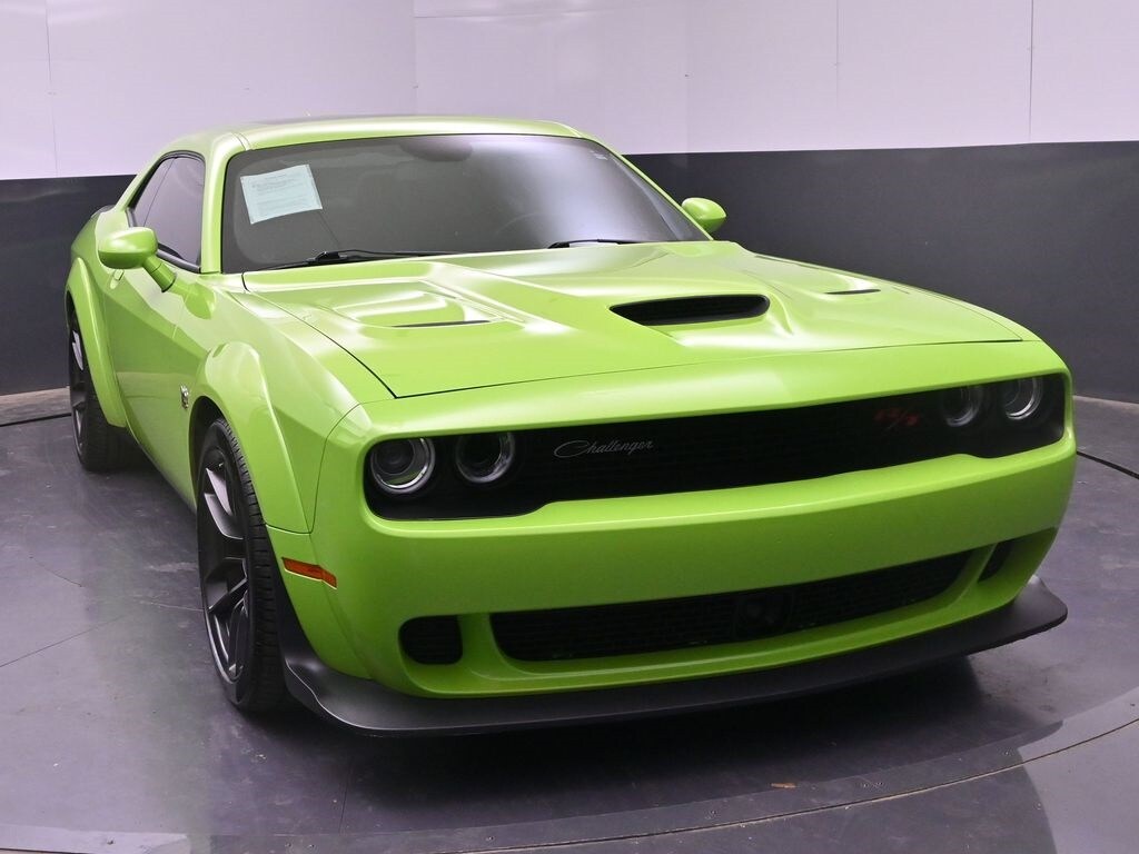 2023 Dodge Challenger R/T Scat Pack Widebody photo 2