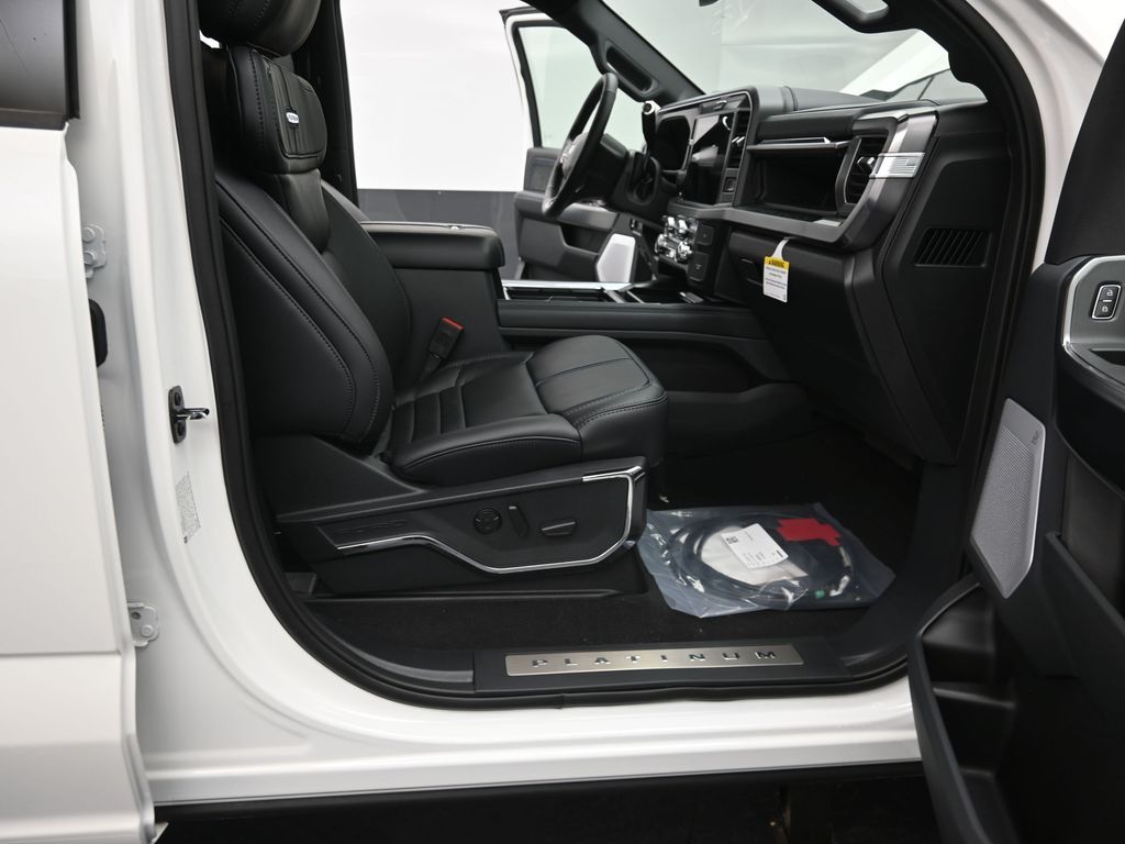 2025 Ford F-250 Super Duty Platinum - Photo 20