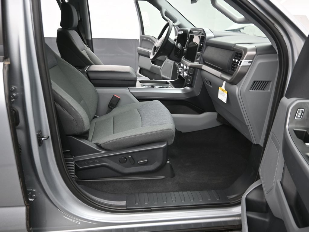2025 Ford F-150 XLT - Photo 19