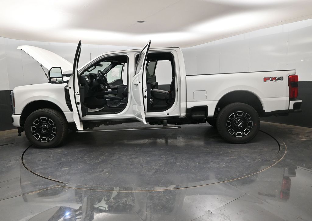 2025 Ford F-250 Super Duty Platinum - Photo 44