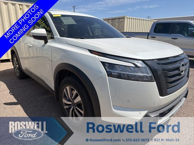 2023 Nissan Pathfinder SL