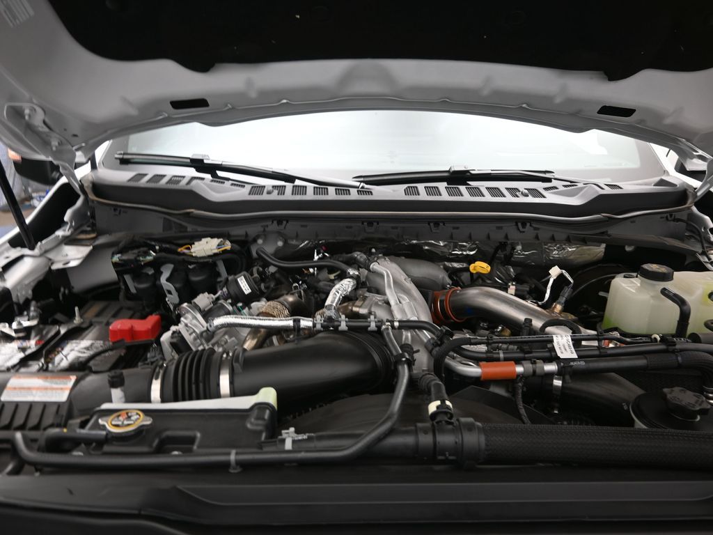 2025 Ford F-250 Super Duty Platinum - Photo 18