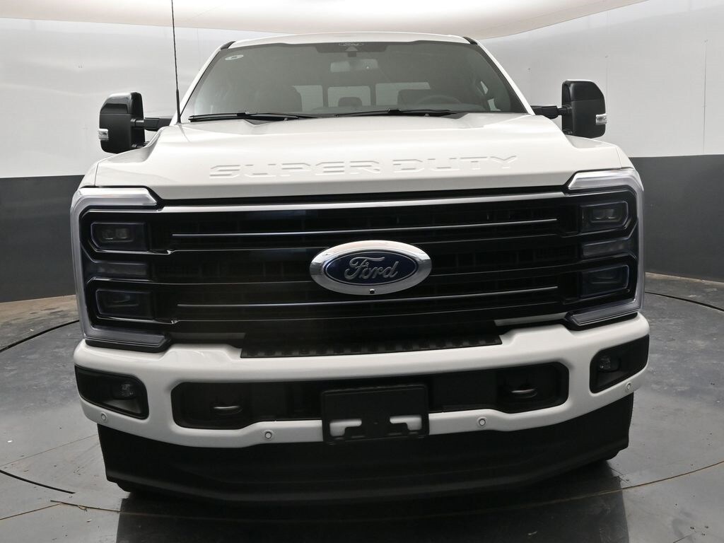 2025 Ford F-250 Platinum photo 2