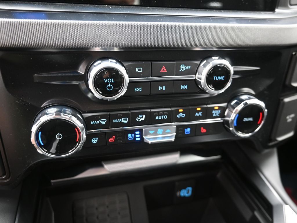 2025 Ford F-250 Super Duty Platinum - Photo 16