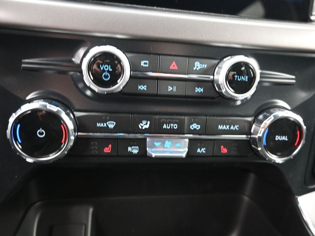 2025 Ford F-150 XLT - Photo 16