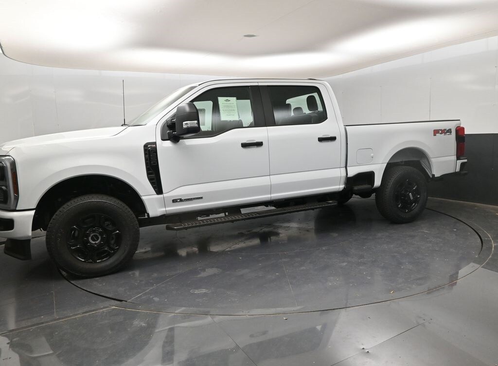 2025 Ford F-250 XL photo 3