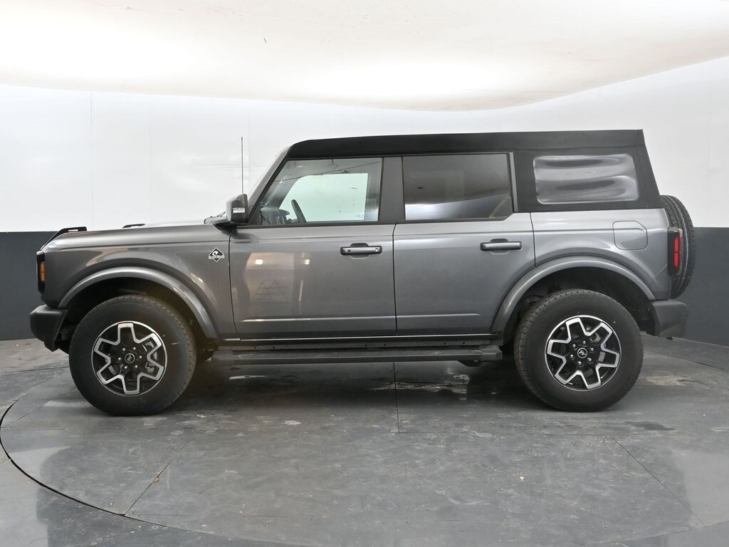2024 Ford Bronco Outer Banks photo 4