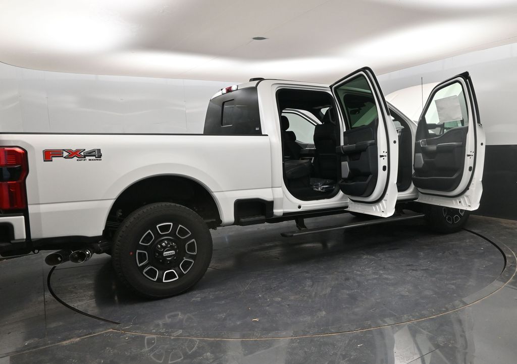 2025 Ford F-250 Super Duty Platinum - Photo 41
