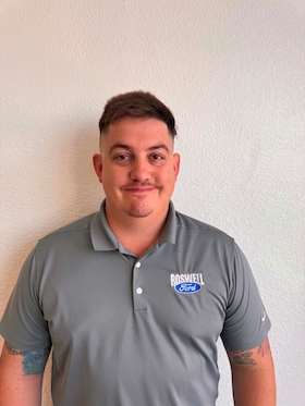 Staff member Joel Castelo from ID_524dddf34694