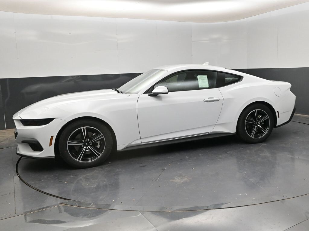 2025 Ford Mustang EcoBoost photo 4