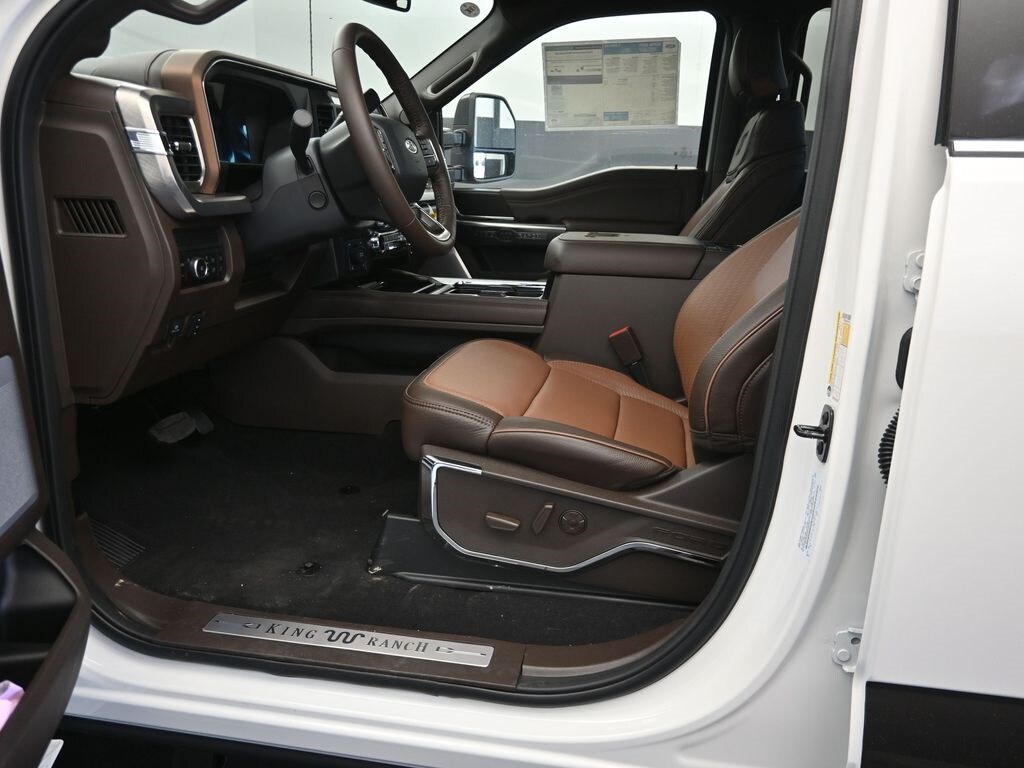 2025 Ford F-350 King Ranch photo 3