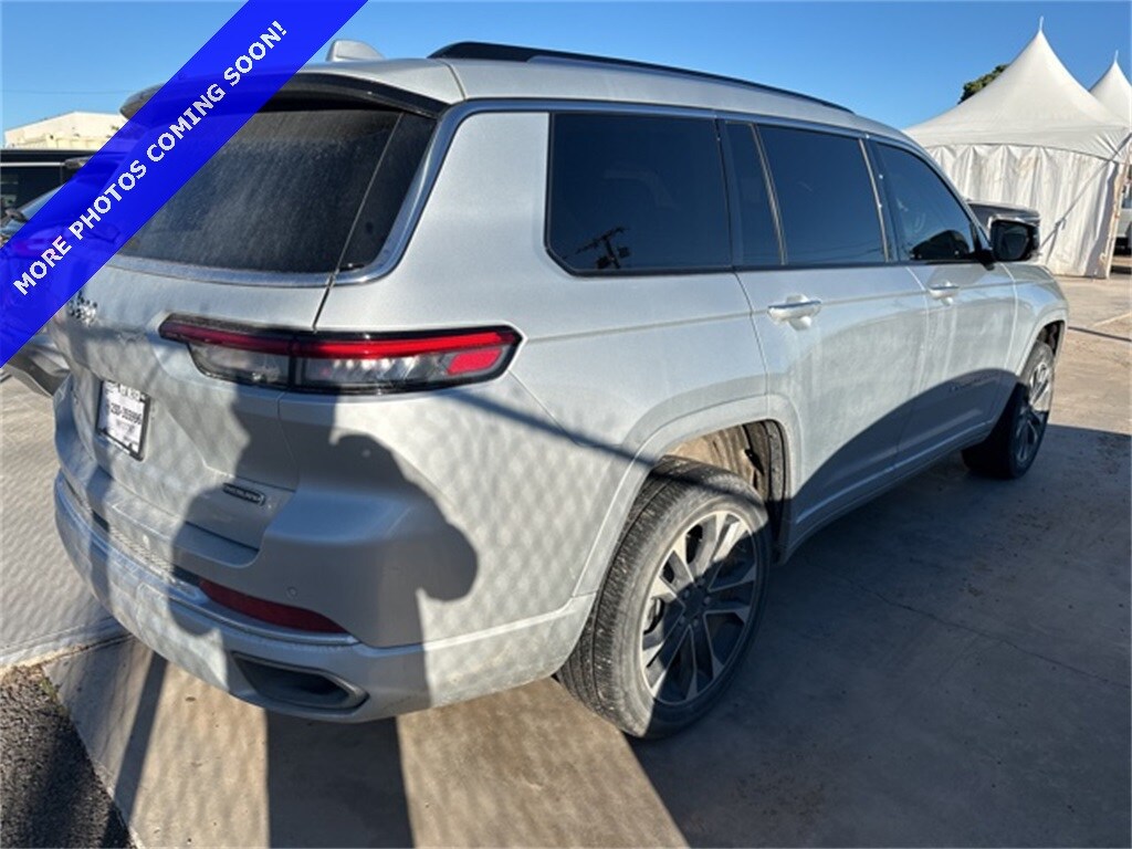 2021 Jeep Grand Cherokee Overland photo 3