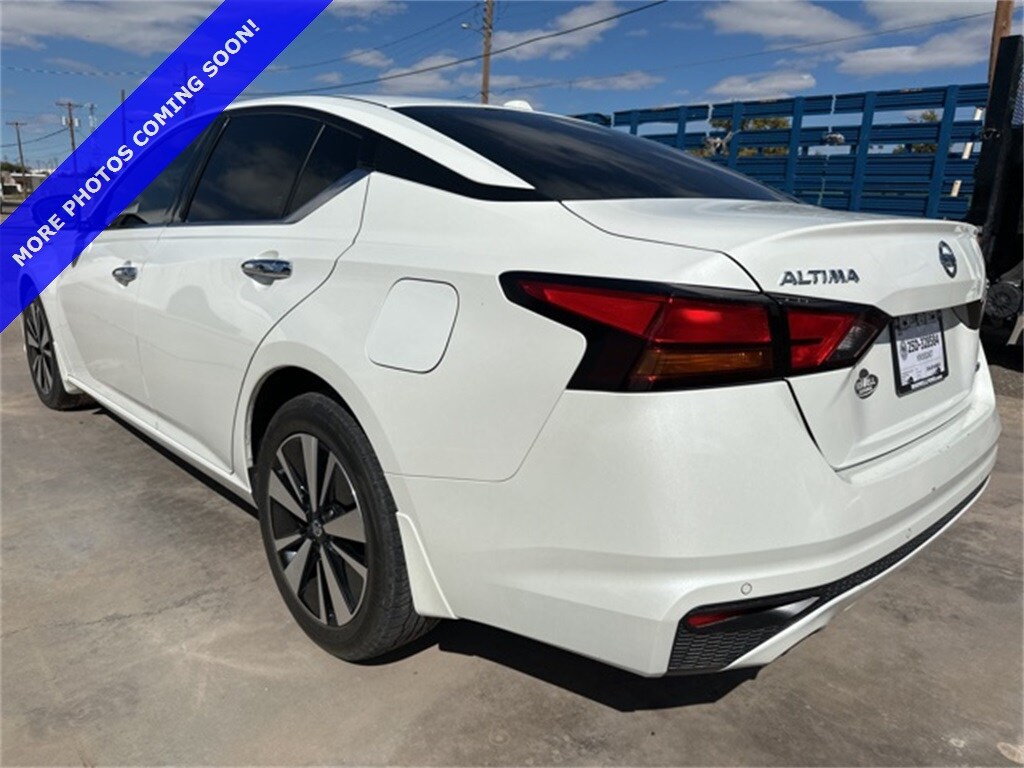 2019 Nissan Altima SL photo 4
