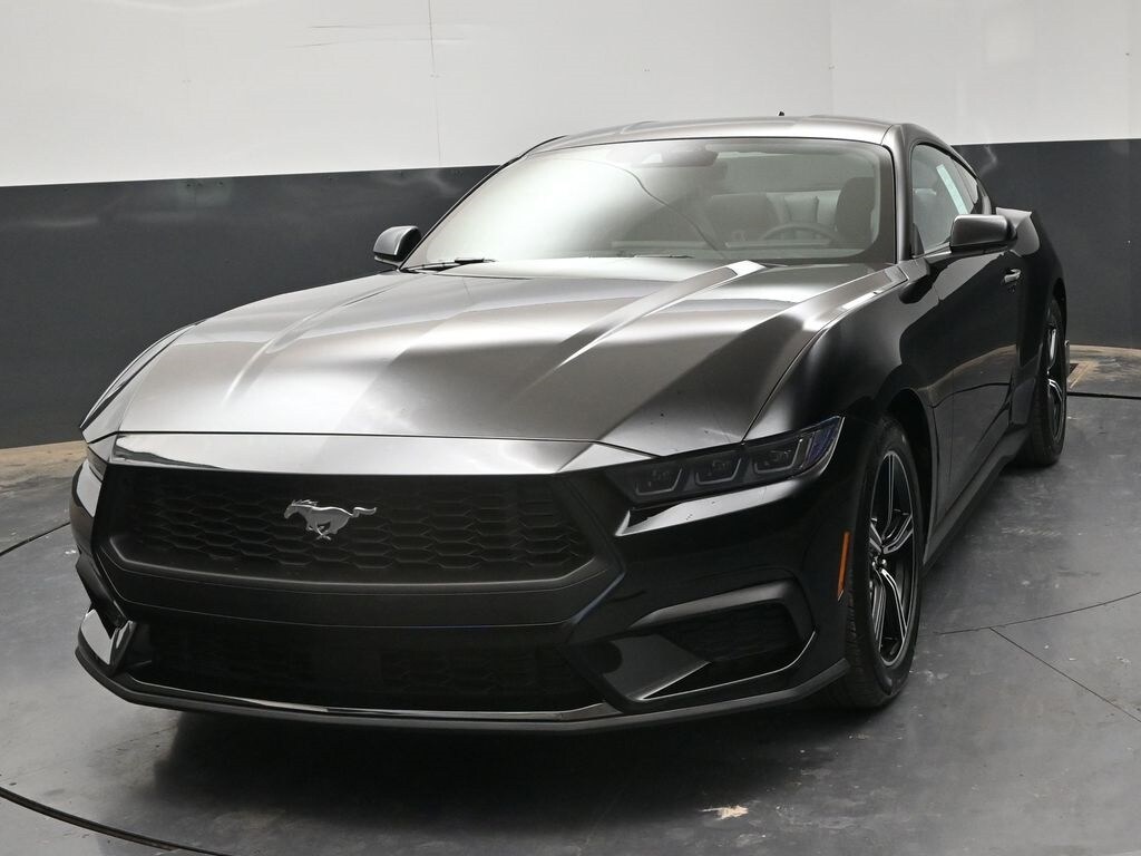 2025 Ford Mustang EcoBoost photo 3