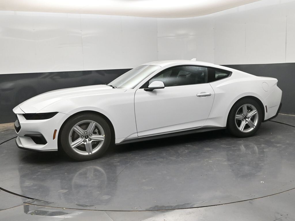 2026 Ford Mustang EcoBoost Premium photo 4