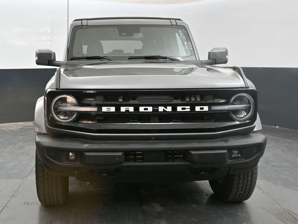 2024 Ford Bronco Outer Banks photo 2
